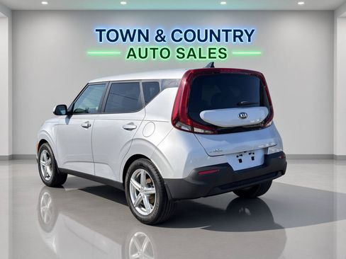 Used 2020 Kia Soul LX FWD image 3