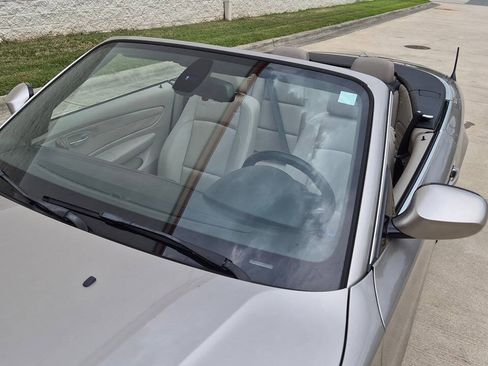 Used 2010 BMW 135i Convertible RWD image 14