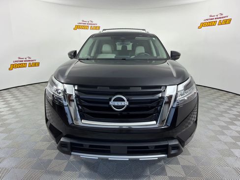 Used 2023 Nissan Pathfinder SL w/ SL Premium Package FWD image 9