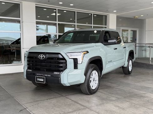 Used 2026 Toyota Tundra SR5 w/ SR5 Convenience Package AWD/4WD image 2