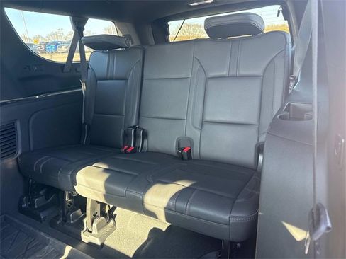 Used 2023 Chevrolet Suburban RST w/ Luxury Package image 18