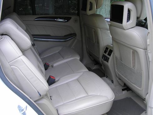 Used 2013 Mercedes-Benz GL 450 4MATIC image 7