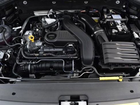 New 2026 Volkswagen Taos SE image 27