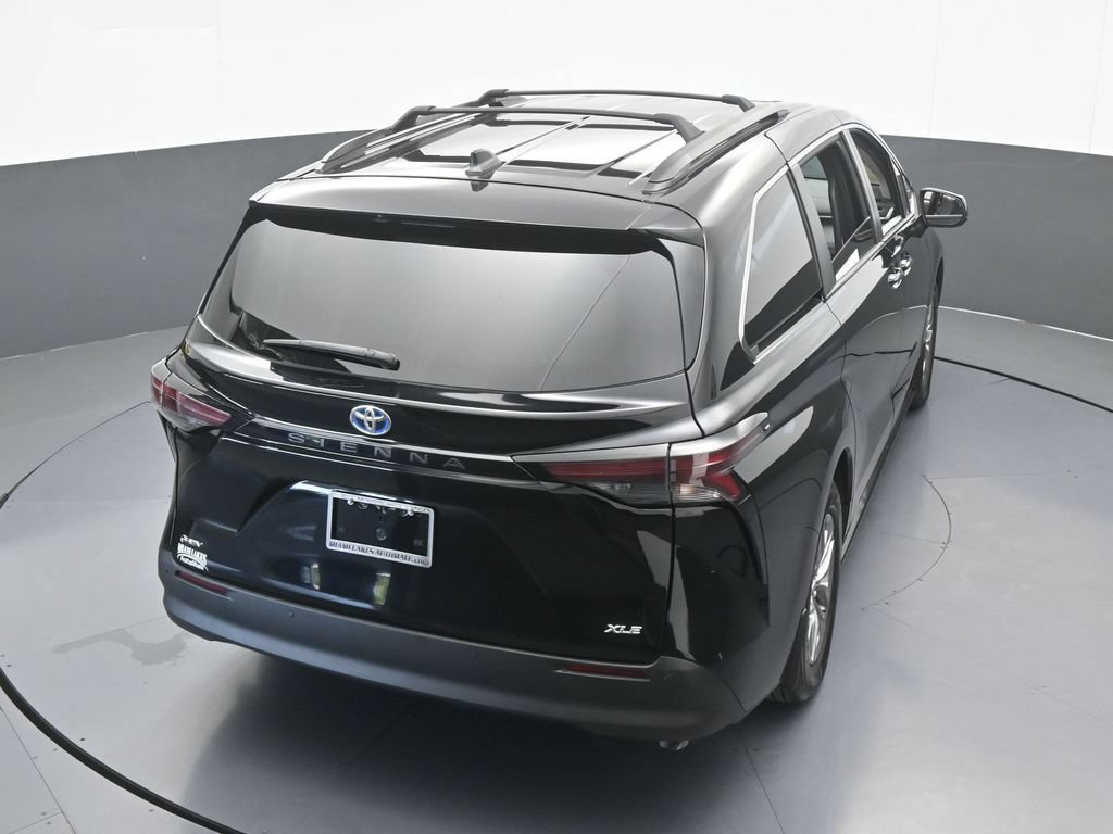 Used 2025 Toyota Sienna XLE w/ XLE Plus Package FWD image 54