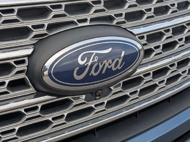 Used 2020 Ford Explorer Limited w/ Class III Trailer Tow Package RWD image 11
