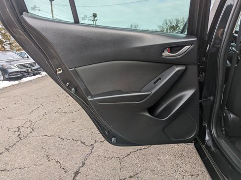 Used 2016 MAZDA MAZDA3 i Sport image 36