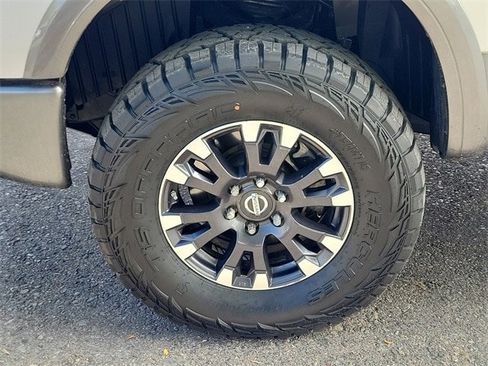 Used 2017 Nissan Titan PRO-4X w/ Pro-4x Convenience Package image 33