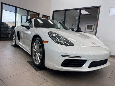 Used 2017 Porsche 718 Boxster image 36