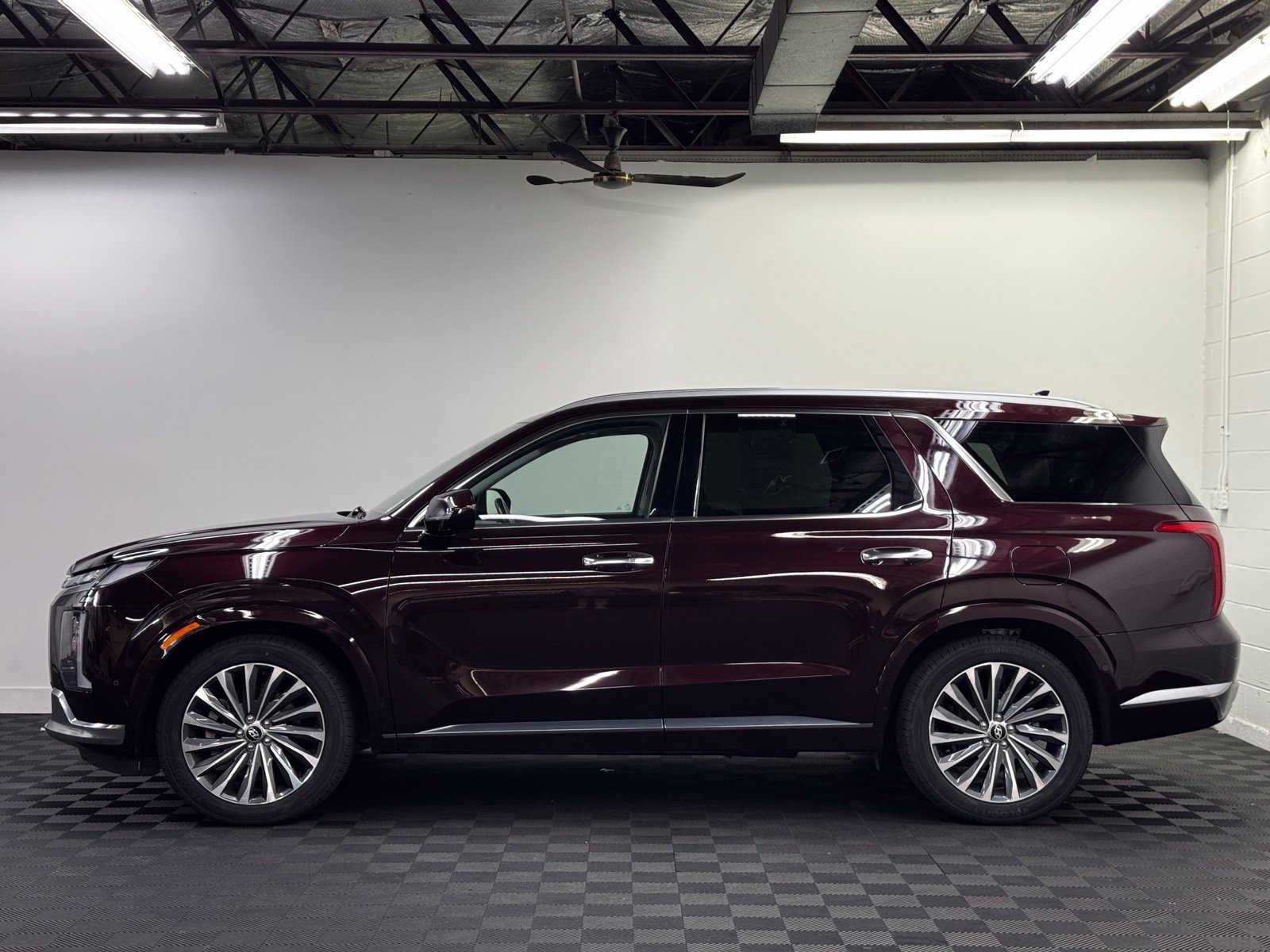 Used 2024 Hyundai Palisade Calligraphy AWD/4WD image 3