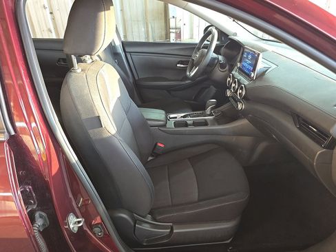Used 2024 Nissan Sentra SV FWD image 11