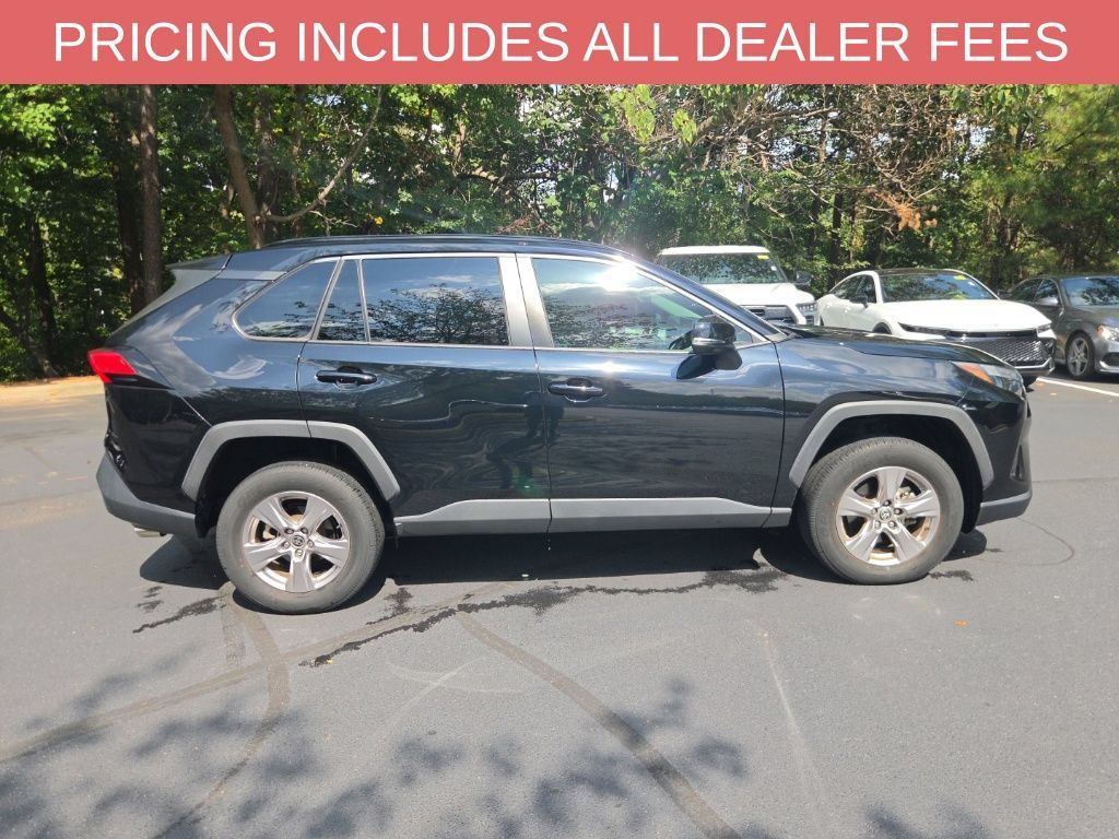 Used 2022 Toyota RAV4 XLE w/ Convenience Package AWD/4WD image 16
