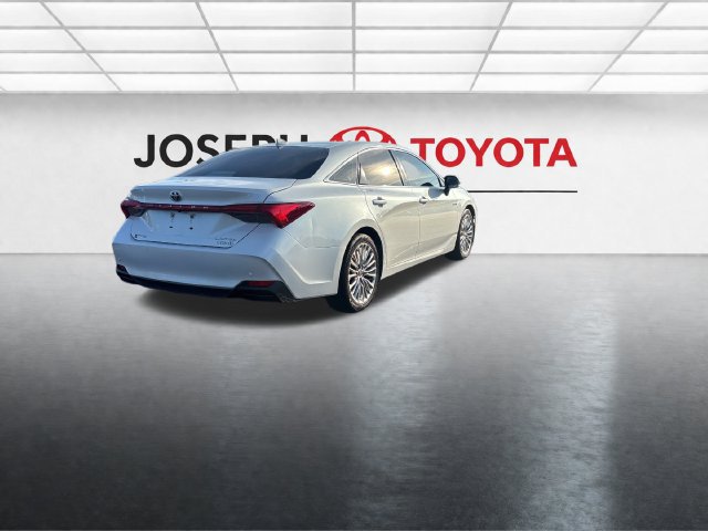 Used 2020 Toyota Avalon Limited w/ Advanced Safety Package FWD image 13