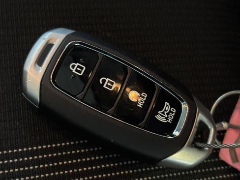 Used 2026 Hyundai Venue SEL FWD image 25