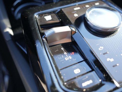 Used 2025 BMW 530i 530i Sedan RWD image 24