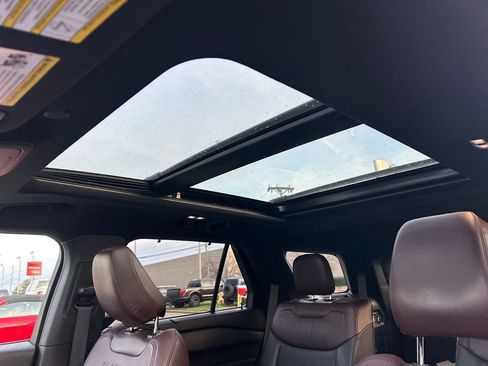 Used 2022 Ford Explorer Platinum w/ Equipment Group 601A image 26