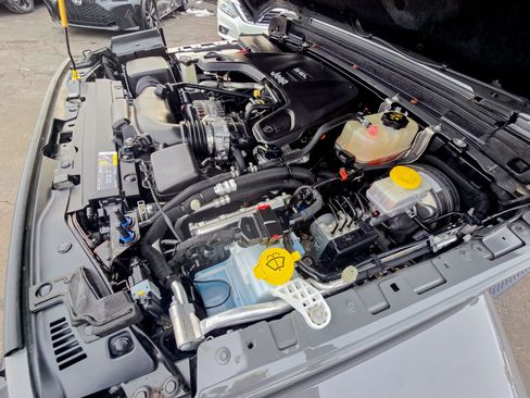 Used 2018 Jeep Wrangler Unlimited Sahara image 42