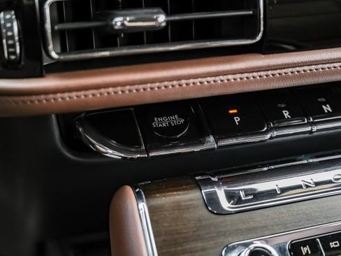 Used 2025 Lincoln Aviator Reserve w/ Jet Appearance Package AWD/4WD image 26