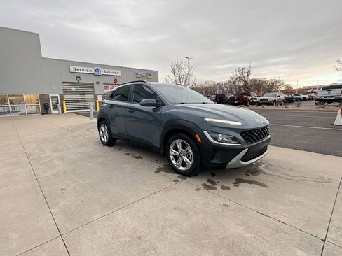 Used 2022 Hyundai Kona SEL w/ Convenience Package image 3