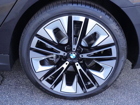 Used 2025 BMW 530i w/ Executive Package image 42