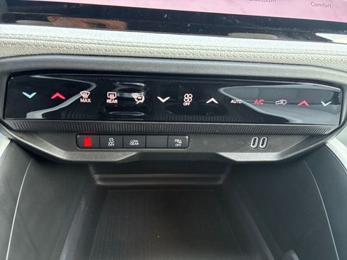 New 2026 Jeep Cherokee Laredo image 10