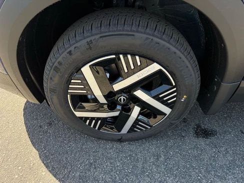 New 2026 Nissan Kicks SV image 8