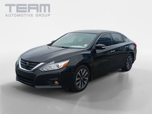 Used 2016 Nissan Altima 2.5 SV w/ Convenience Package image 3