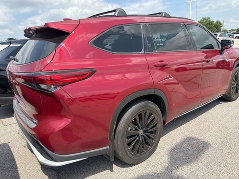 Used 2023 Toyota Highlander XSE FWD image 5