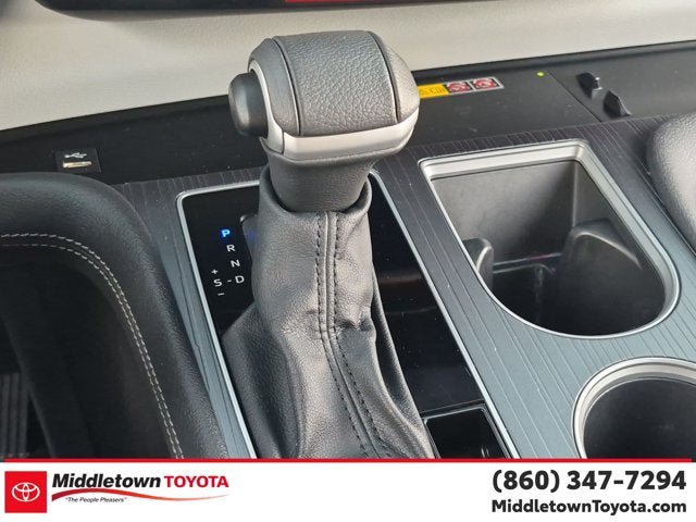 Used 2026 Toyota Sienna XLE FWD image 27