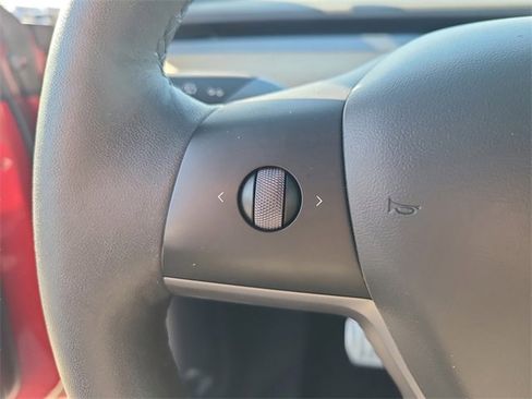 Used 2022 Tesla Model Y Performance image 30