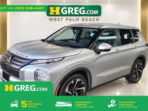 Used 2024 Mitsubishi Outlander SE Black Edition FWD image 1