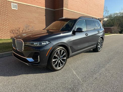 Used 2021 BMW X7 xDrive40i w/ Cold Weather Package image 4