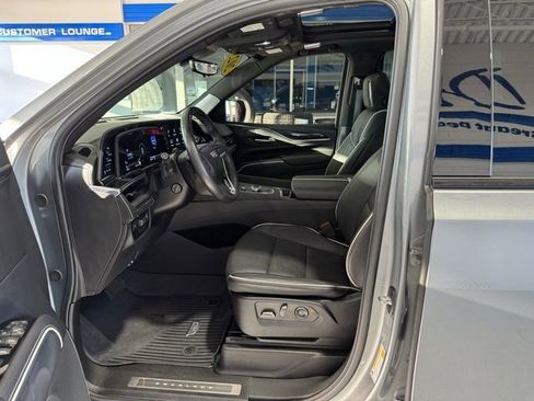 Used 2023 Cadillac Escalade Sport w/ LPO, ONYX Package image 8