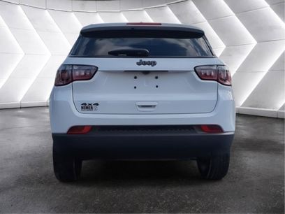 New 2026 Jeep Compass Latitude w/ Sun and Sound Group