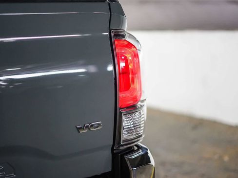 Certified 2023 Toyota Tacoma TRD Off-Road AWD/4WD image 10