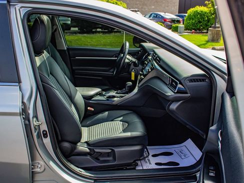 Used 2020 Toyota Camry SE FWD image 20