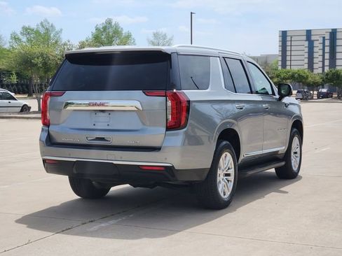 Used 2024 GMC Yukon SLT w/ SLT Luxury Package image 5