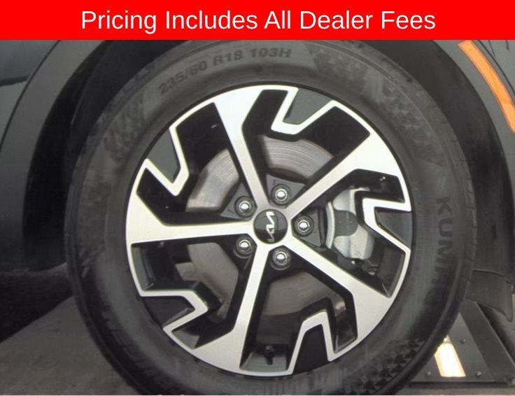 Certified 2025 Kia Sportage EX FWD image 8