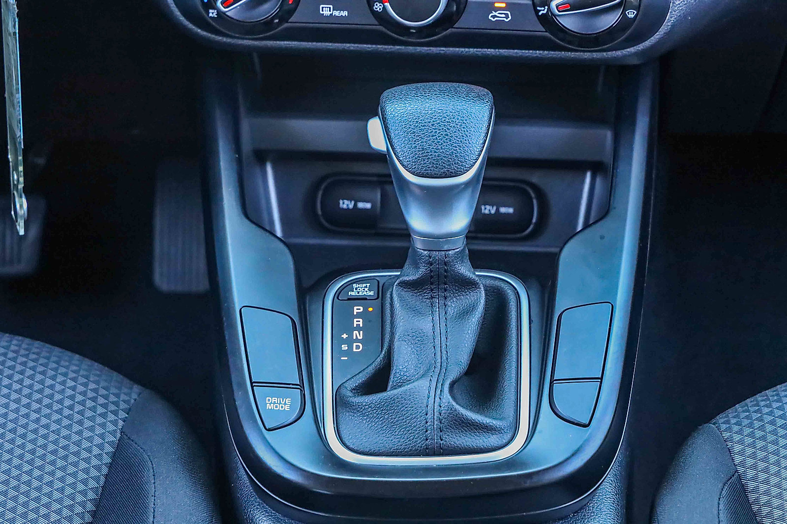 Certified 2025 Kia Soul LX w/ LX Technology Package FWD image 13