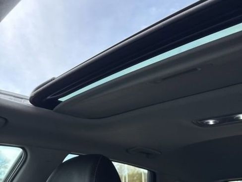 Certified 2022 Kia Niro EX Premium image 11