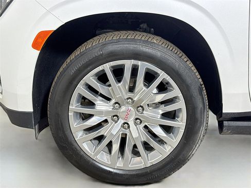 Certified 2023 GMC Yukon Denali image 32