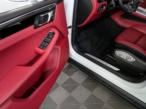 New 2026 Porsche Macan S image 8