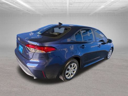 Used 2023 Toyota Corolla LE FWD image 5
