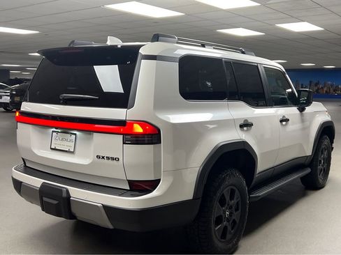 Certified 2026 Lexus GX 550 AWD/4WD image 7