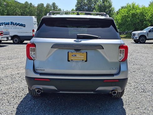 Certified 2023 Ford Explorer XLT w/ Equipment Group 202A AWD/4WD image 6