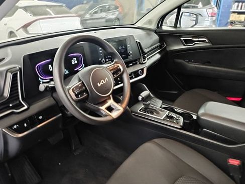 Certified 2025 Kia Sportage LX FWD image 21