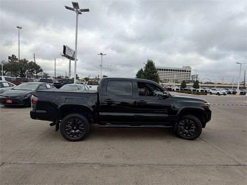 Used 2021 Toyota Tacoma Limited w/ Nightshade Package image 4
