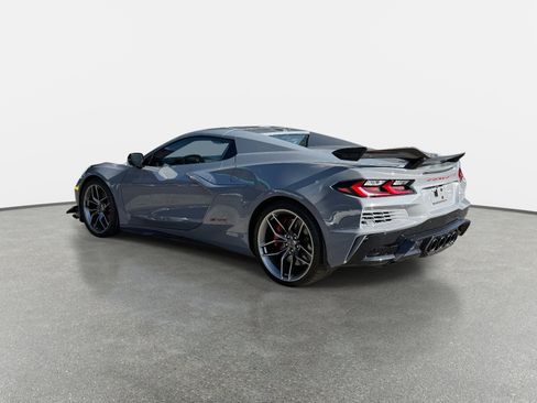 Used 2025 Chevrolet Corvette Z06 image 5