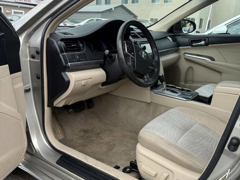 Used 2014 Toyota Camry XLE FWD image 9