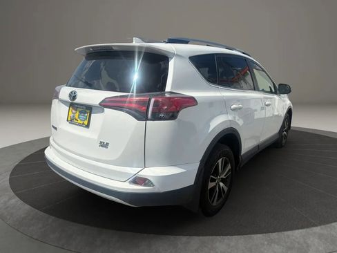 Used 2017 Toyota RAV4 XLE w/ All Weather Liner Package AWD/4WD image 4