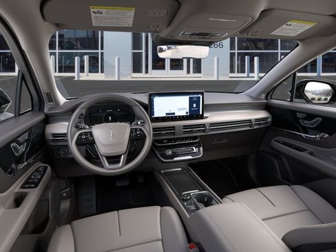 New 2024 Lincoln Corsair AWD w/ Equipment Group 101A image 9